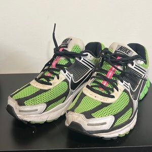 COPY - Nike Zoom Vomero 5